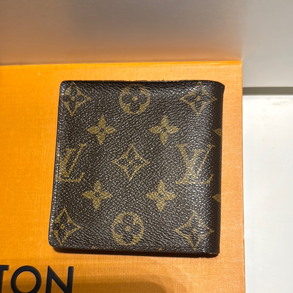 Louis Vuitton Black and Gold Men's Wallet